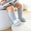 Meias Novas para Bebê 2020 Primavera e Outono Personagem de Desenho Animado Meias Antiderrapantes para Chão para Bebês Recém-Nascidos e Crianças Pequenas de 0-1-3 Anos