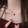 Collar Corazón Rojo Glaseado Francés de Goteo Cadena Clavícula Otoño e Invierno Lujo Accesible Colgante Femenino Collar de Diseño Nicho