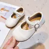 Zapatos de Cuero para Niñas 2026 Otoño Nueva Moda Bebé Suela Suave Zapatos para Niños Pequeños Pedrería Dulce Princesa Zapatos de Vestir