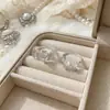 Anillo Abierto Mariposa con Lazo de Piedra Imitación Ojo de Gato Fresco y Delicado Estilo Hada con Diamantes Incrustados, para Apilar, con un Toque Exclusivo de Alta Gama
