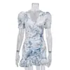 Vestido Europeu e Americano Estampado Transfronteiriço para Mulheres, Nova Moda de Verão com Decote V, Manga Curta, Cintura Marcada com Babados, Bodycon
