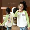Camiseta Base para Niñas Estilo Coreano Nueva de Primavera y Otoño con Dobladillo Curvo, Camiseta de Manga Larga Color Bloque para Niños Mayores, Top de Moda Ajustado