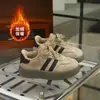 Zapatillas Cálidas Estilo Coreano para Niñas 2025 Otoño e Invierno Nuevos Zapatos de Entrenamiento de Felpa para Niños Zapatos Casuales Versátiles para Niños
