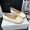 Nueva Colección Primavera y Otoño 2026: Zapatos planos de cuero suave color crema con punta fina, zapatos slip-on retro de punta dividida, zapatos de moda ultrasuaves