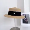Chapéu Simples de Topo Plano com Fita Plissada Estilo Coreano para Mulheres, Chapéu de Sol Casual Versátil de Verão, Chapéu de Palha com Proteção Solar para Férias, Tendência