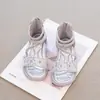 Novas Sandálias de Strass para Meninas, Sapatos Brilhantes Antiderrapantes para Crianças, Verão 2026 Sandálias Romanas Macias com Solado Princesa