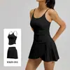 Novo Conjunto Esportivo Casual para Mulheres, Sutiã Esportivo à Prova de Impacto com Bojo Fixo e Alças em U, Conjunto de Duas Peças com Saia Plissada de Cor Sólida para Mulheres