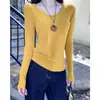 Camiseta casual de manga larga con cuello en V para mujer, atuendo nuevo de principios de otoño 2026, camisa base holgada y elegante