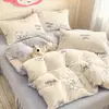 Colcha Acolchada Estilo Fresco de Lana de Leche de Peso Elevado Juego de Cuatro Piezas Invierno Espesado Cálido Coral Fleece Juego de Tres Piezas 4