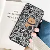 Capa de Celular Cartoon Simples Abstrata Estilo Americano, Design de Urso Legal e Divertido, Capa Protetora de Silicone Macio Anti-Queda para iPhone 17Pm