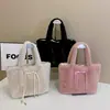 Nova Bolsa Pequena de Pelúcia, Bolsa Versátil de Ombro, Bolsa de Ombro para o Dia a Dia, Nova Bolsa Tote Outono e Inverno Atacado