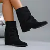 Botas de mujer hasta la pantorrilla con aumento de altura interno, punta fina, gamuza, diseño apilado, nuevo estilo otoño/invierno 2026, botas de montar de tubo alto ajustadas