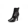 Botas Curtas de Tamanho Grande para Comércio Exterior, Tamanhos 40-45, Botas Femininas de Salto Alto com Fivela, Botas Femininas de Salto Agulha Bico Fino Estilo Europeu e Americano T051