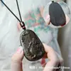 Bodhisattva Ajedrez Carvado de Madera de Águila 461 Colgante Unilateral Marca Zaki Estilo Chino Juguete de Madera de Mano para Colgar en el Cuello