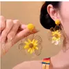 Pendientes de Flor Hueca Estilo Resort de Playa para Mujer, Moda Europea y Americana, Pendientes de Alta Gama, Estilo Único de Lujo Ligero, Pendientes Exquisitos