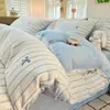 Conjunto de Cama de Veludo Leite Espesso de Inverno Quatro Peças 2025 Novo Conjunto de Cama de Veludo Coral com Forro de Lã Lençóis Capa de Edredom Roupa de Cama Conjunto de Três Peças
