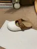 Mules Fechadas com Fivela, Textura Trançada Estilo Retrô Francês, Nova Coleção Primavera 2026, Moda para Uso Externo com Solado Grosso