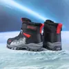 Zapatos Infantiles Forrados de Felpa Engrosados Botas de Nieve del Noreste Nuevo Estilo de Invierno Niños Medianos y Grandes Tubo Largo Antideslizantes Resistentes al Frío Zapatos Grandes de Algodón Zapatos de Algodón para Hombre