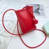 Bolsa de Celular com Textura de Couro Genuíno para Mulheres, Bolsa Pequena Transversal, Novo Modelo 2026, Estilo Vertical com Bola Trançada, Bolsa Pequena Casual Macia para Caminhada
