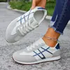 Zapatillas de entrenamiento alemanas para mujer primavera 2026 nuevas zapatillas planas casuales vintage versátiles de punta redonda cómodas zapatos para estudiantes