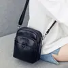 Bolso pequeño de tres capas para mujer 2026 nuevo estilo moderno versátil cuero suave estilo vertical bolso de mujer bandolera cruzada bolso para teléfono modelo de mujer