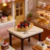 Croissant de Fresa con Crema Simulada Tienda de Panadería Juguete de Comida Modelo Decoración de Escena en Miniatura Llavero DIY Pasador Goma para el Cabello