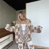 Cardigan de Malha Casuais Xadrez de Comprimento Médio para Mulheres Europeias e Americanas, Lançamento Novo Outono/Inverno 2025, Cruzamento de Fronteiras, Amazon