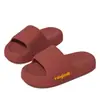 Zapatillas de Nuevo Estilo 2025 para Hombre Verano Hogar Suela Suave Casual Hogareño Baño Zapatillas de Suela Gruesa para Mujer