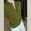 Camisa Henley Verde Aguacate Sin Cuello para Mujer Principios de Primavera Estilo Occidental Prenda Base Tejida Ajustada Adelgazante Top para Hombro