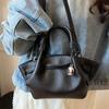 Popular Bolso Tote Pequeño de Verano para Mujer 2025 Nuevo Exquisito Bolso Cruzado Versátil Bolso Ala de Mano Súper Popular