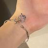 Personalidade Coringa Flor Rosa Oca Abrindo Pulseira Moda Feminina Pulseira de Nicho Pulseira Simples Estilo Frio Atacado