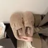 Chinelos peludos femininos para usar ao ar livre, nova moda slip-on outono e inverno, meio chinelos de bico fechado, chinelos de algodão, sapatos peludos