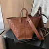 Bolsa de Mão Feminina Grande Capacidade Transfronteiriça Nova Moda Verão 2026 Versátil de Ombro Tote de Alta Qualidade