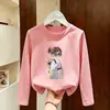 Camiseta de manga larga de algodón puro para niña, nuevo modelo otoño 2026, camiseta básica para llevar sola o debajo, top casual para primavera y otoño para niños