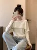 Suéter de malha cinza escuro com gola redonda para mulheres, novo estilo outono, corte casual solto, manga curta vazada, top versátil falso de duas peças com manga longa