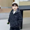 Jaqueta Rota de Outono e Inverno para Meninos Estilo Coreano Acolchoada Infantil com Capuz Roupas Externas para Bebês e Crianças Pequenas Comércio Exterior Transfronteiriço