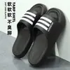 En Stock Liberación Rápida Modernas Tres Rayas Suela Gruesa Unisex para Exteriores Silenciosas Antideslizantes Resistentes al Desgaste Que No Se De coloran Pantuflas de Baño para Pareja Hogar