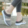 Zapatos de Verano para Mujer, Transpirables, con Media Malla, de Tejido de Malla, Slip-On, con Suelas Suaves, Cómodos, Casuales, Sandalias de Punta Cerrada a la Moda