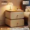 Mesa de cabeceira preta, estilo vintage, madeira maciça, novo modelo 2026, para uso doméstico, quarto, luxo leve, design de alta qualidade, pequeno armário de armazenamento de cabeceira