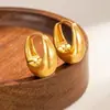 Nuevos pendientes de alta gama esmerilados cepillados, estilo de lujo ligero, diseño de nicho, círculo liso, estilo frío, brazaletes de oreja versátiles de moda