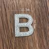 Nuevos Accesorios DIY de Letras con Diamantes Incrustados a Mano de Aleación de Zinc de Yilian, Funda de Teléfono y Accesorios para Bolsos con Letras Negras Brillantes