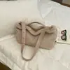 Bolso de Mano de Felpa Estilo Ins de Alto Valor para Mujer 2026 Nuevo Elegante Bolso Cruzado Lindo Muñeco Bolso Cubo Peludo