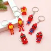 5609 # Serie Marvel Llaveros de Superhéroes Capitán América Iron Man Máquina de Garra Llavero de Regalo Pequeño