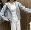 Abrigo de Nuevo Diseño Otoño 2026: Sudadera con Capucha de Perlas Única para Mujer, Corte Ajustado, Cárdigan Abrigo Corto con Ceñidor en la Cintura