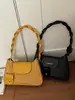 Bolso de Estilo Relajado para Mujer 2026 Verano Nuevo Modelo para el Trabajo y los Viajes Diarios, Bolso de Hombro y Cruzado Moderno, Sencillo y Único