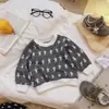 Sudadera infantil de otoño e invierno, top cálido de cuello redondo estilo coreano para niños pequeños, camiseta versátil casual de manga larga para niñas, camiseta básica para niños