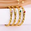 Pulseiras Transfronteiriças Europeias e Americanas de Aço Inoxidável, Pulseiras Abertas Simples e Versáteis, Pulseiras de Aço Titânio com Padrão Martelo e Zircônia Colorida em Forma de C