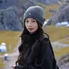 Gorro de Montañismo para Mujer Sichuan Oeste 2026 Nuevo Estilo Senderismo al Aire Libre Viajes Circunferencia de Cabeza Grande Hace que la Cara se Vea Más Pequeña Gorro de Lana Tejida Holgado