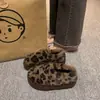 Pantuflas cerradas, de suela gruesa y peludas para mujer, aptas para usar en exteriores, nuevo estilo otoño/invierno 2026, cálidas y forradas de felpa, zapatos de algodón sin cordones
