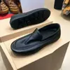 Zapatos de Cuero para Hombre Estilo Nuevo Primavera y Otoño Suela Suave Transpirables Punta Redonda Mocasines Casuales Cómodos Versátiles Lisos de una Pieza Slip-on Zapatos de Cuero